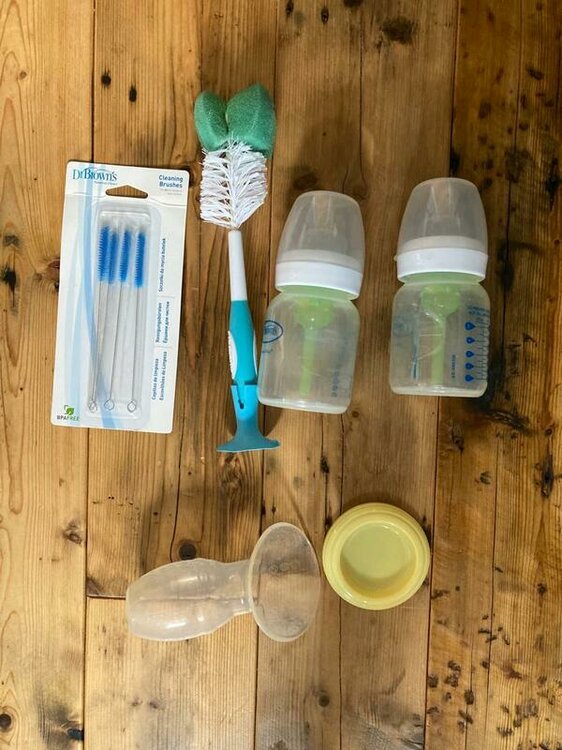 Bottlesbreastpump.thumb.jpg.8206d81b344a54c6b8395eaf5e75ddab.jpg
