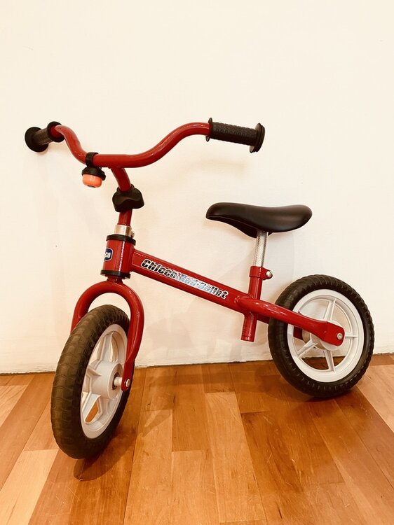 Chiccobalancebike2.thumb.jpeg.3a28324eba4453b3b5dbcd788799fcfb.jpeg