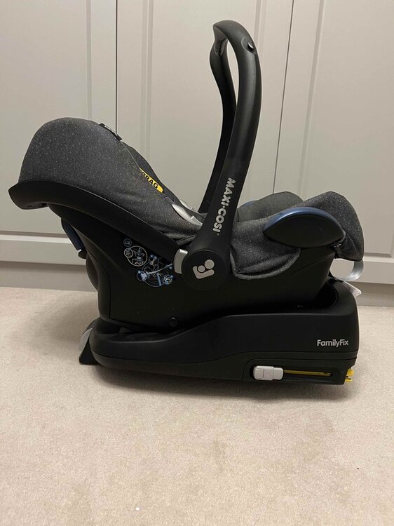 MaxiCosi1.thumb.jpg.4a014efa71011effbb00c6bdf9561ed0.jpg