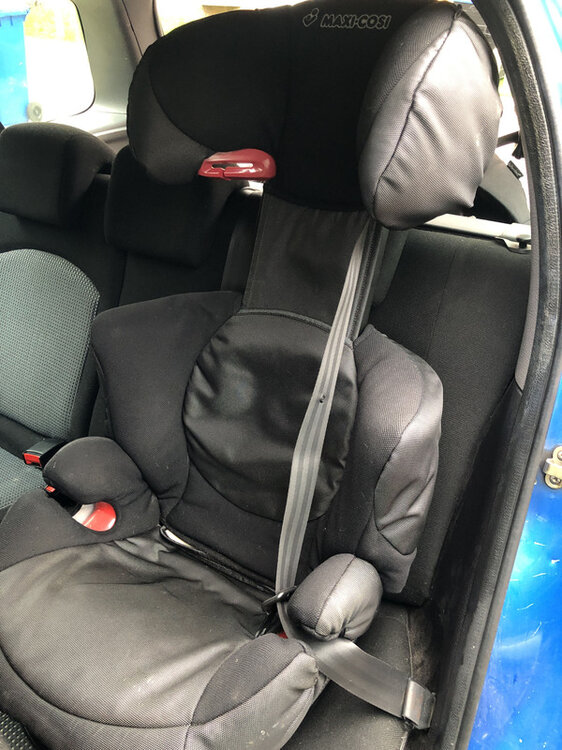 MaxiCosiseat2a.thumb.jpg.ab9c1e3db47450113ac5d8c9d74d4ade.jpg