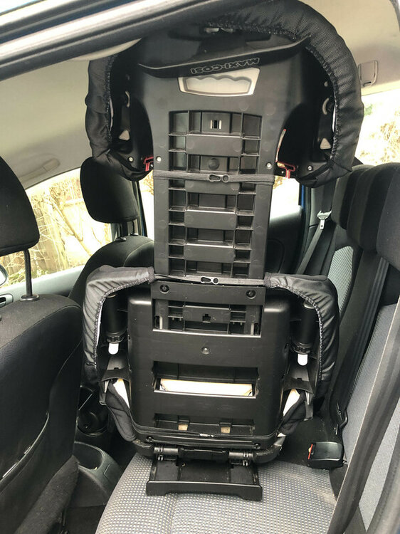MaxiCosiseat2b.thumb.jpg.d162a87c39539d51c5f099b16d566e1c.jpg