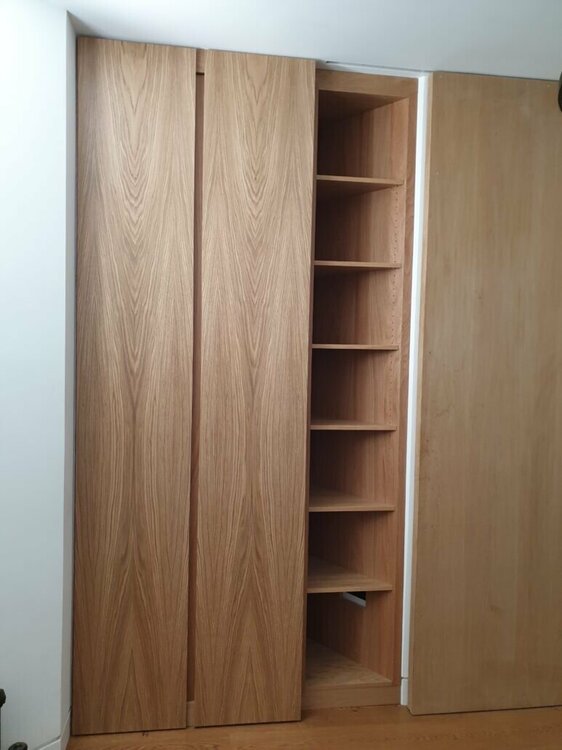Oak-Wardrobe-With-Soft-Close-Drawers-Clothes-Hanging-Shelving-2-773x1030.thumb.jpg.c8ef8d3aefd47d4b98e903b5fac45473.jpg