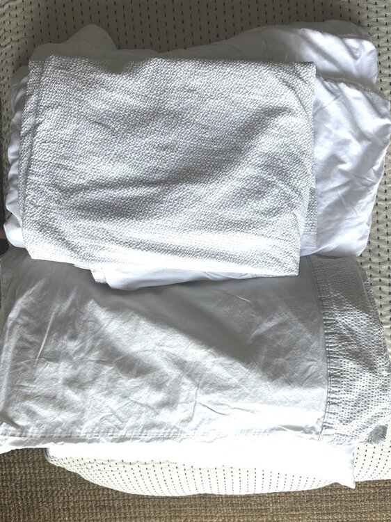 bedding.thumb.jpg.e485a45d4d0d50e47a0bb5658768c8b7.jpg
