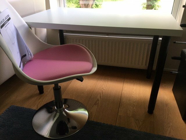 Charles jacobs online desk chair