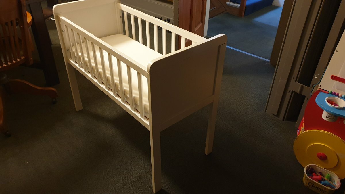 Mothercare shop hyde crib