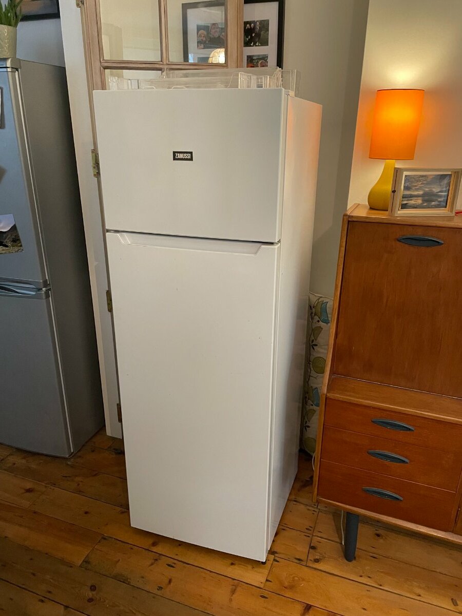 FREE FRIDGE JUST NEED TO COLLECT Zanussi ZTAN28FW0 Freestanding Fridge