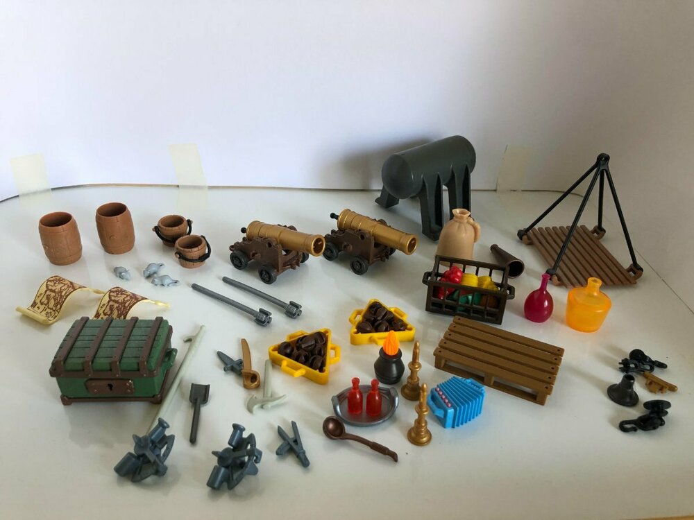 Pirate ship things.jpg