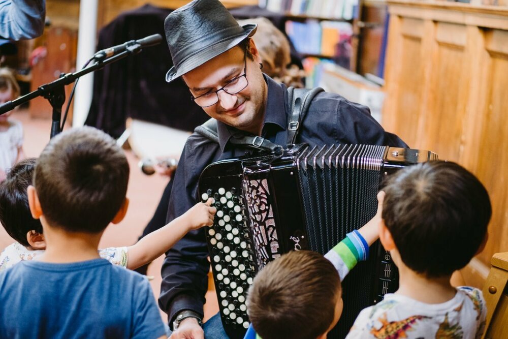 BachtoBaby2018_AlejandroTamagno_Ealing_2018-06-02036-accordion.thumb.jpg.9967c6b6bb02b814a6888ce9423b0bf9.jpg
