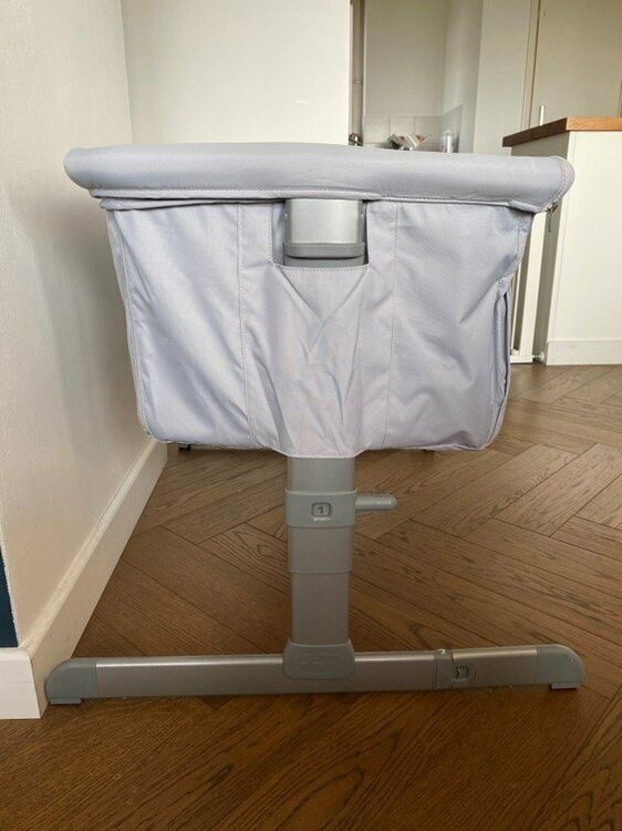 Chicco Next2me - left side lowest level.jpg