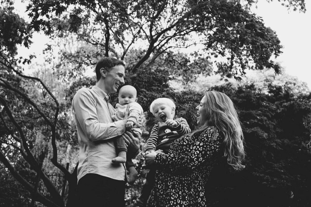 Dulwich-family-photographer-mini-photoshoot-peckham-rye-park-london.jpg
