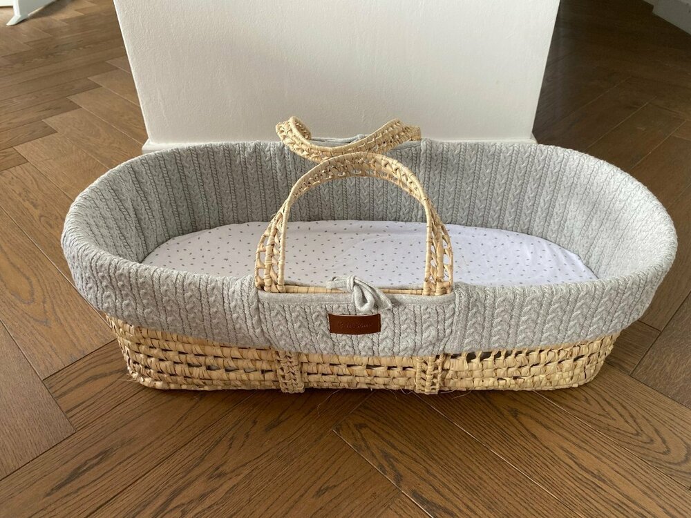 Crib - Front view - handles together.jpg