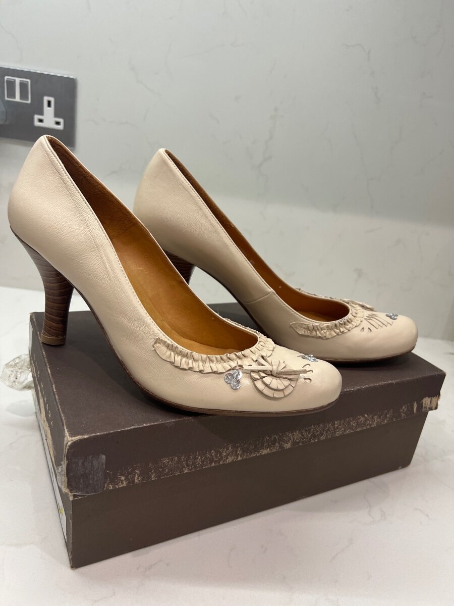 Chie mihara sizing sale