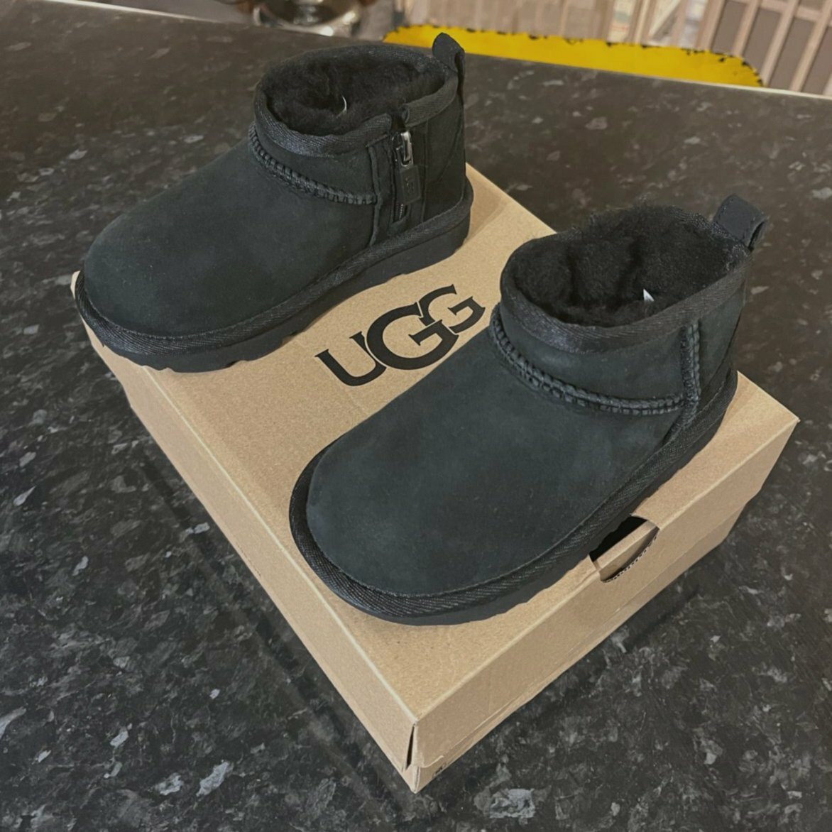 Ugg boots deals kid sizes