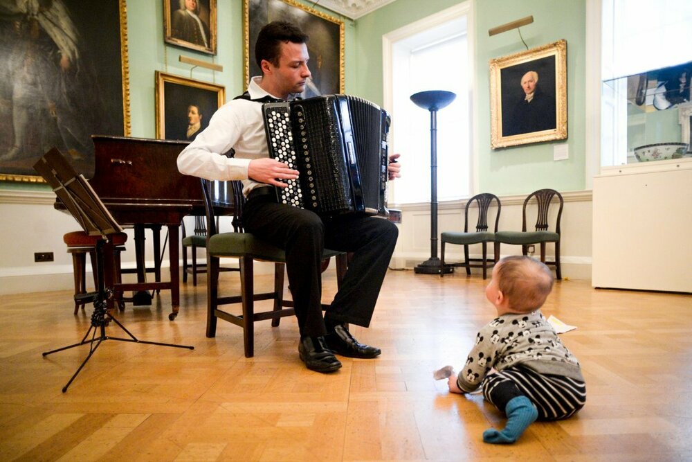 2014-01-16_BloomsburyFoundlingMuseum_BachToBaby_AlejandroTamagno-24-accordion.thumb.jpg.6923b2ea9b157158023beed28c79ce42.jpg
