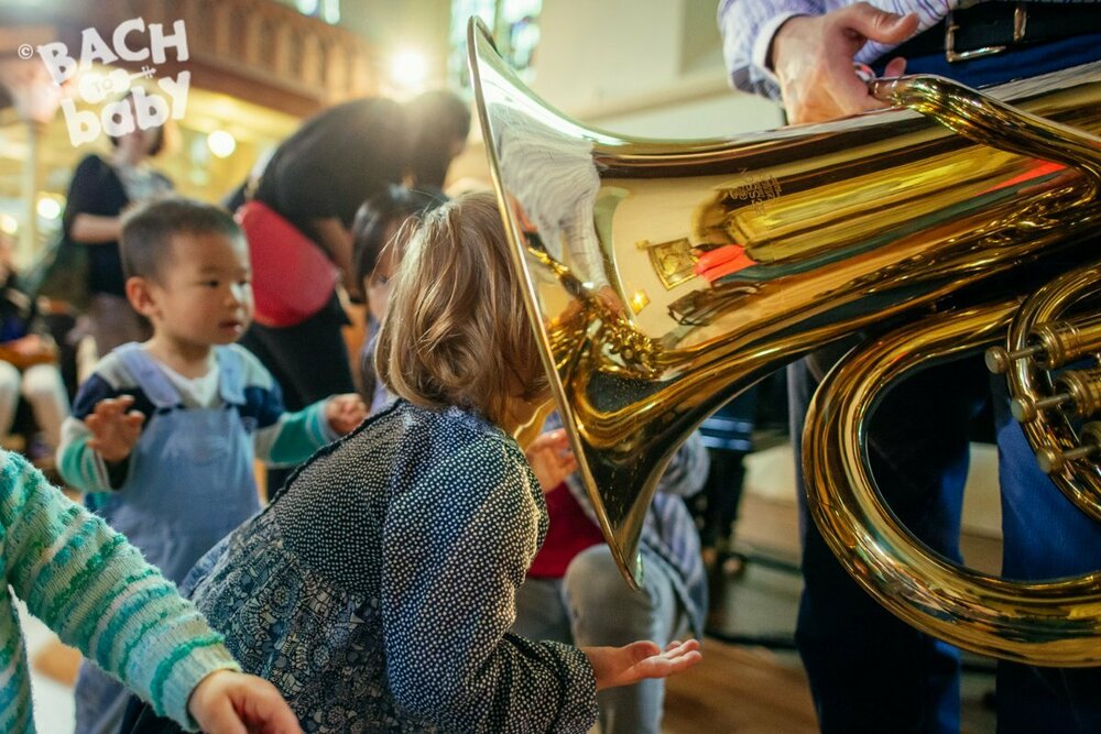 © Bach to Baby 2016_Alejandro Tamagno_St. John's Wood & Maida Vale_2016-07-01 049 andy tuba.jpg