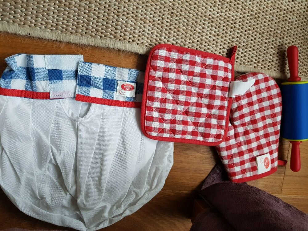 toddler chef set.jpg