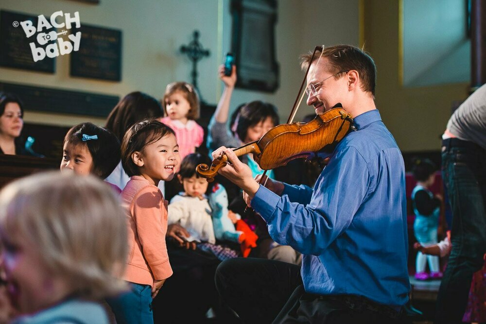 © Bach to Baby 2016_Alejandro Tamagno_Covent garde_2016-05-28 morning 036 violin matthew.jpg