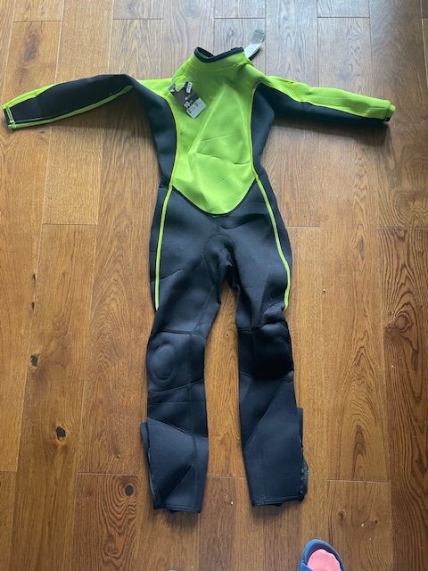 Wetsuit1.jpg.9134cd0d2e27ffd67deddc93e93c85a8.jpg