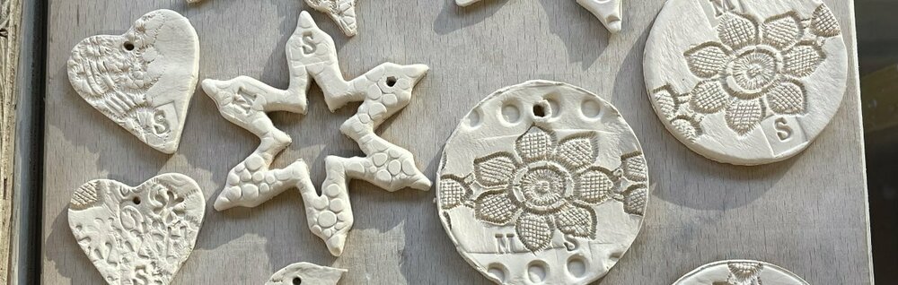 Christmas decorations TTbanner.jpg