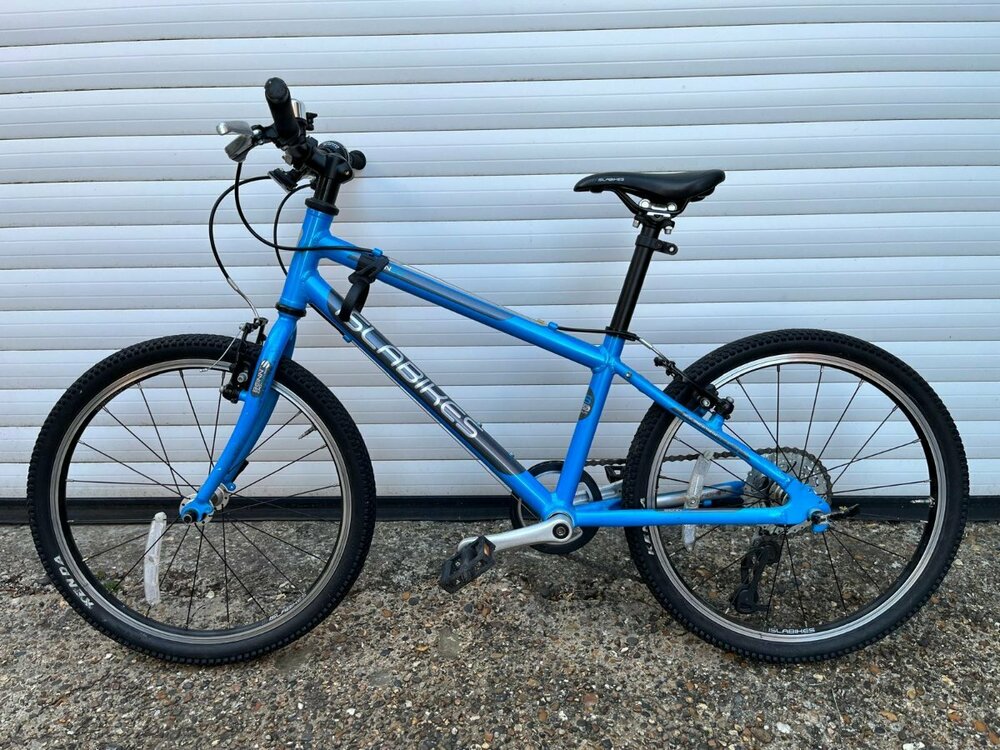 IslaBikeBlue1.jpeg