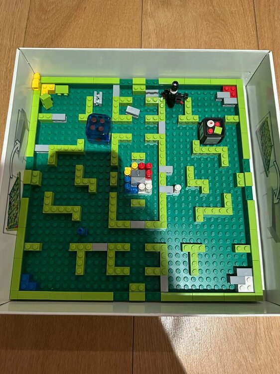 Minasaurus Lego Board Game3.jpg