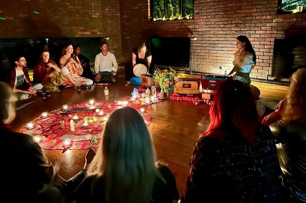 bhakti group kirtan - Lisa.jpeg