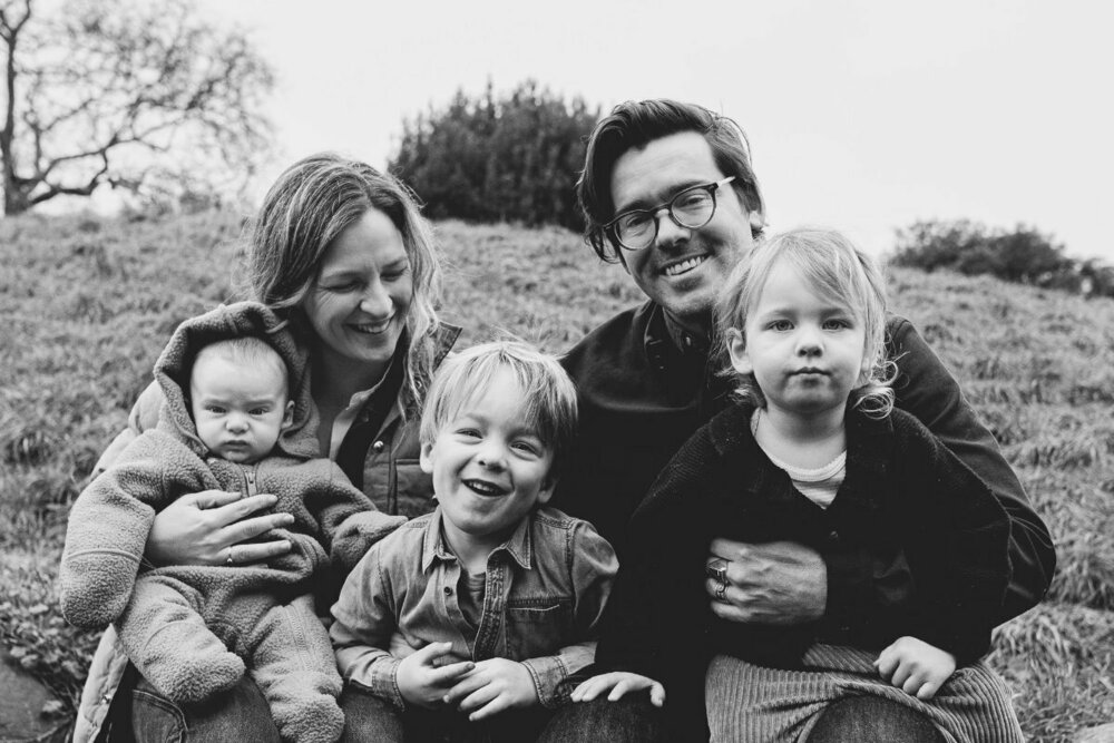 Family-photographer-stoke-newington-natural-authentic-family-portrait-black-and-white-clissold-park-london.jpg
