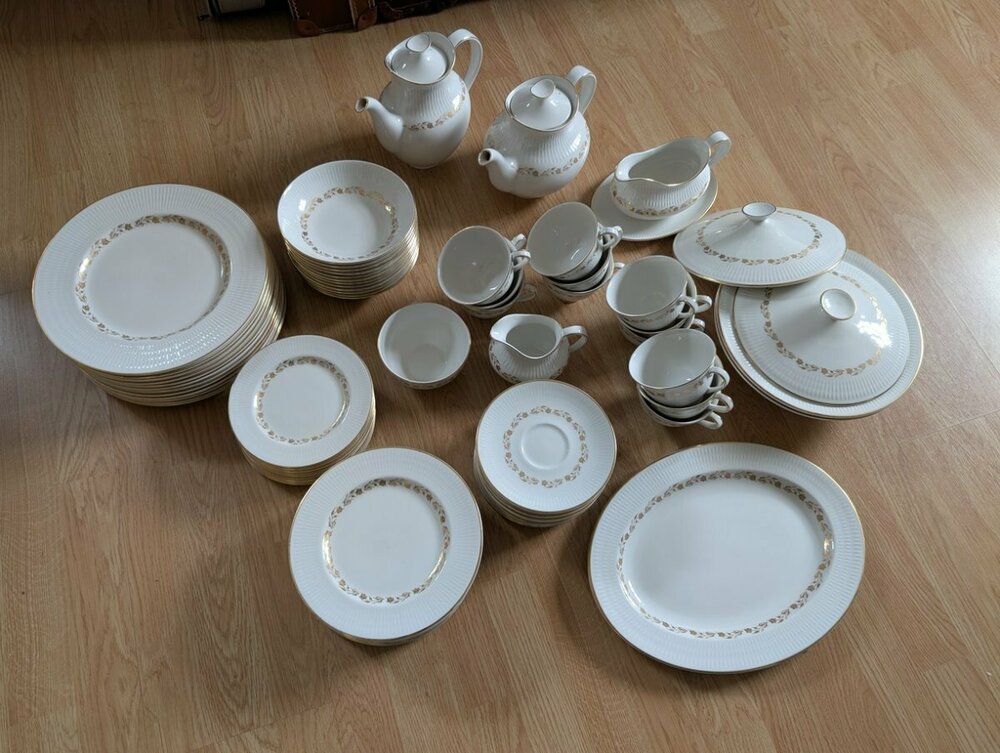 Dinner Set 1.jpg