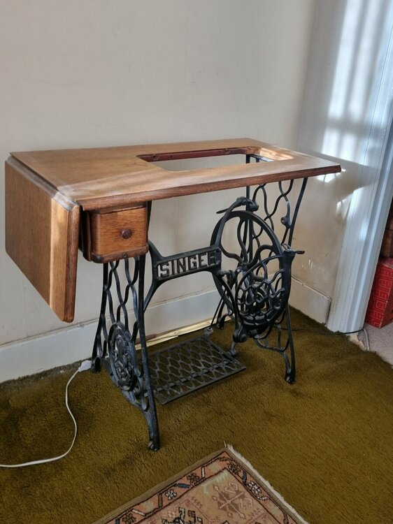 Sewing  machine table.jpg