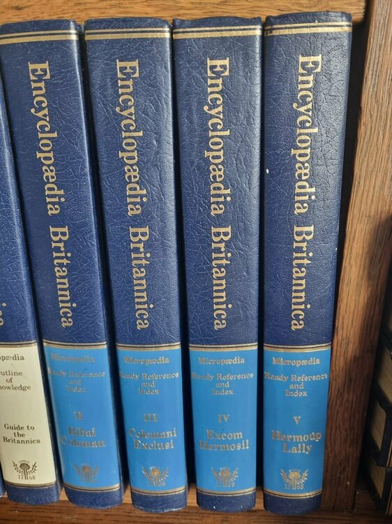 Micropedia Encyclopedias 1.jpg