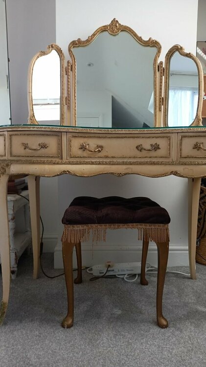 dressing table 1.jpg