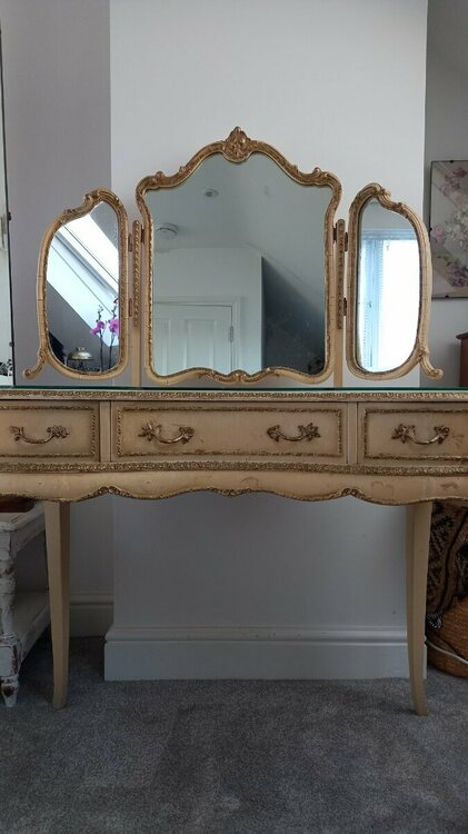 dressing table 3.jpg