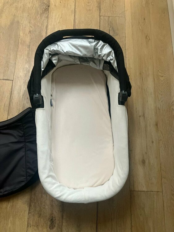 Carrycot3.jpg
