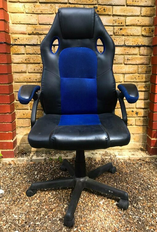 gaming chair.jpg