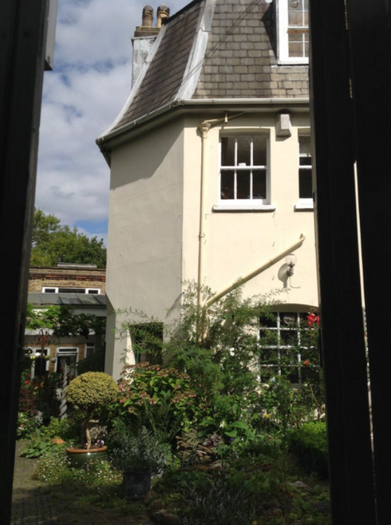 Coach House outside.png