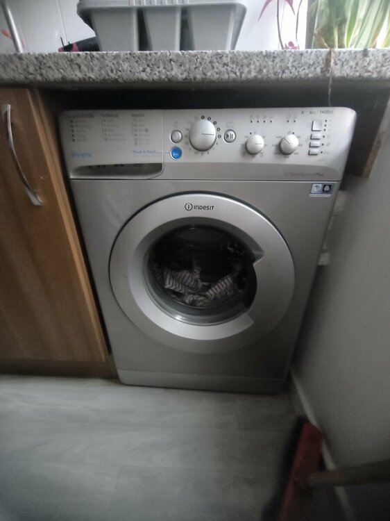 indesit grey washing machine 1.jpeg