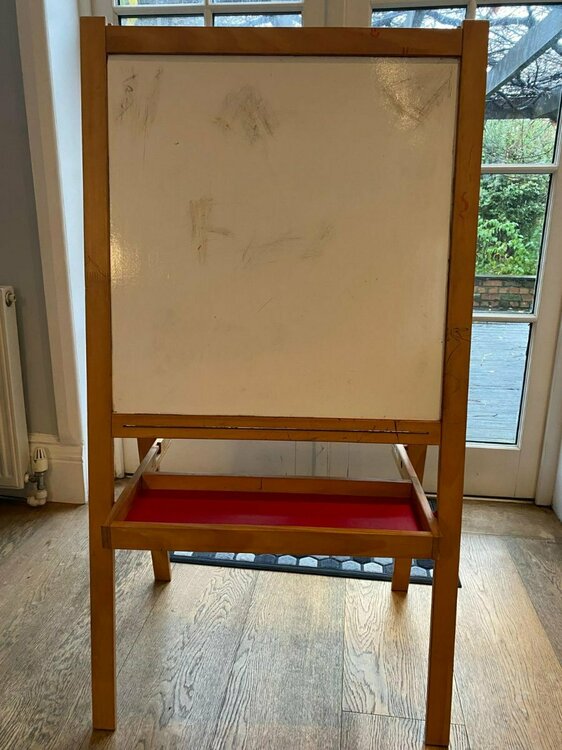easel 2.jpeg