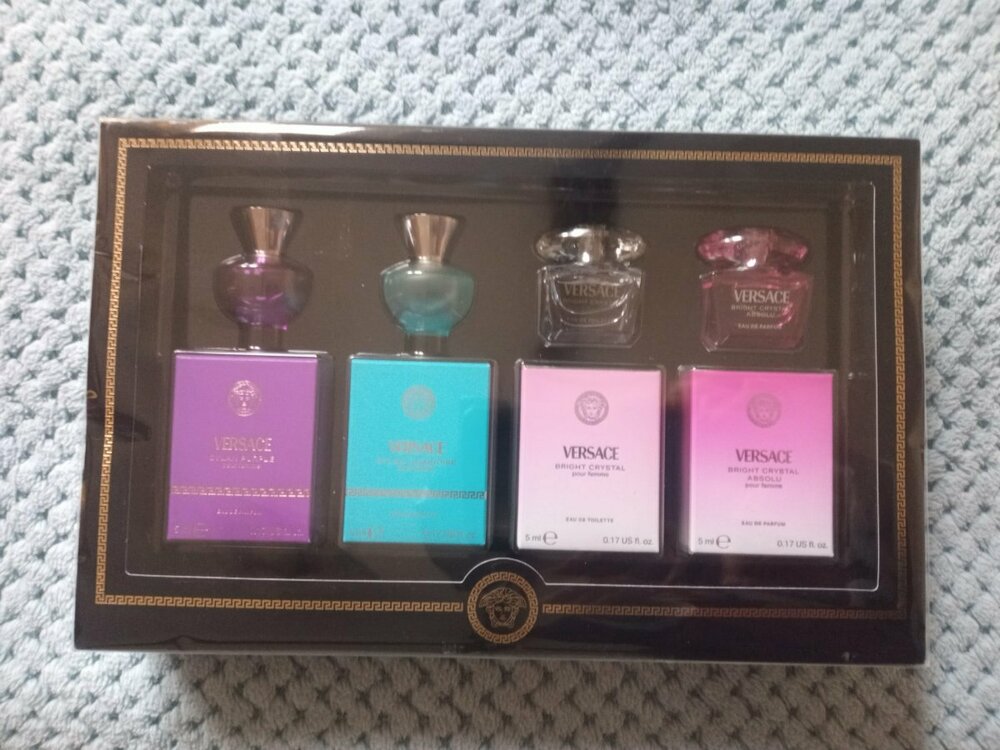 Versace_Perfumes.jpg
