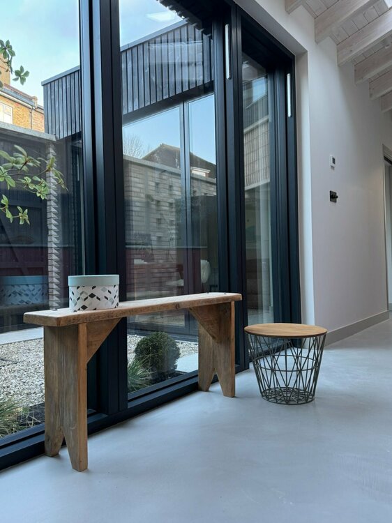 Vintage benchjpeg.jpg